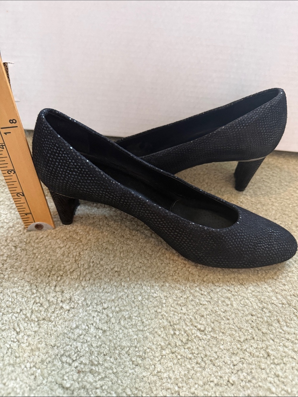Van Eli Black Textured Mid Heel Pumps